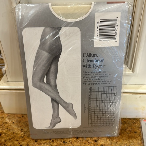 NWT🩷 CHRISTIAN DIOR L’ALLURE 2 PAIRS CONTROL TOP SANDALFOOT SIZE 3 ALABASTER - Picture 4 of 6